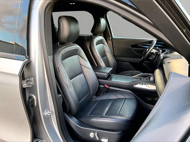 Used 2024 Lincoln Nautilus Premier w/ Jet Appearance Package image 9