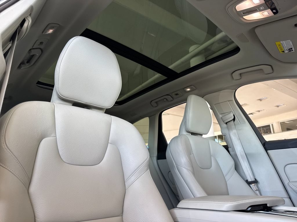 Certified 2024 Volvo XC60 T8 Core AWD/4WD image 16