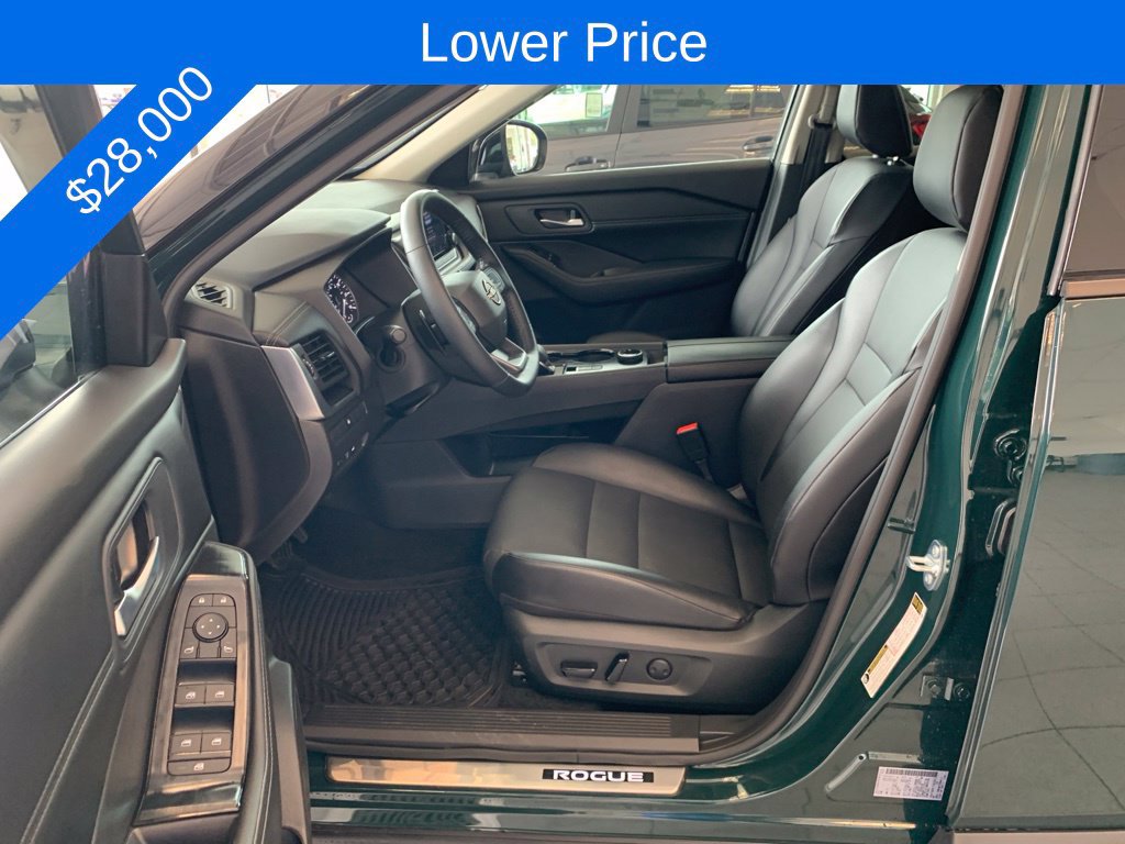Used 2026 Nissan Rogue Dark Armor AWD/4WD image 3