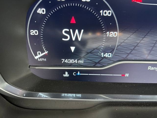 Used 2023 GMC Yukon XL SLT w/ SLT Premium Package image 16