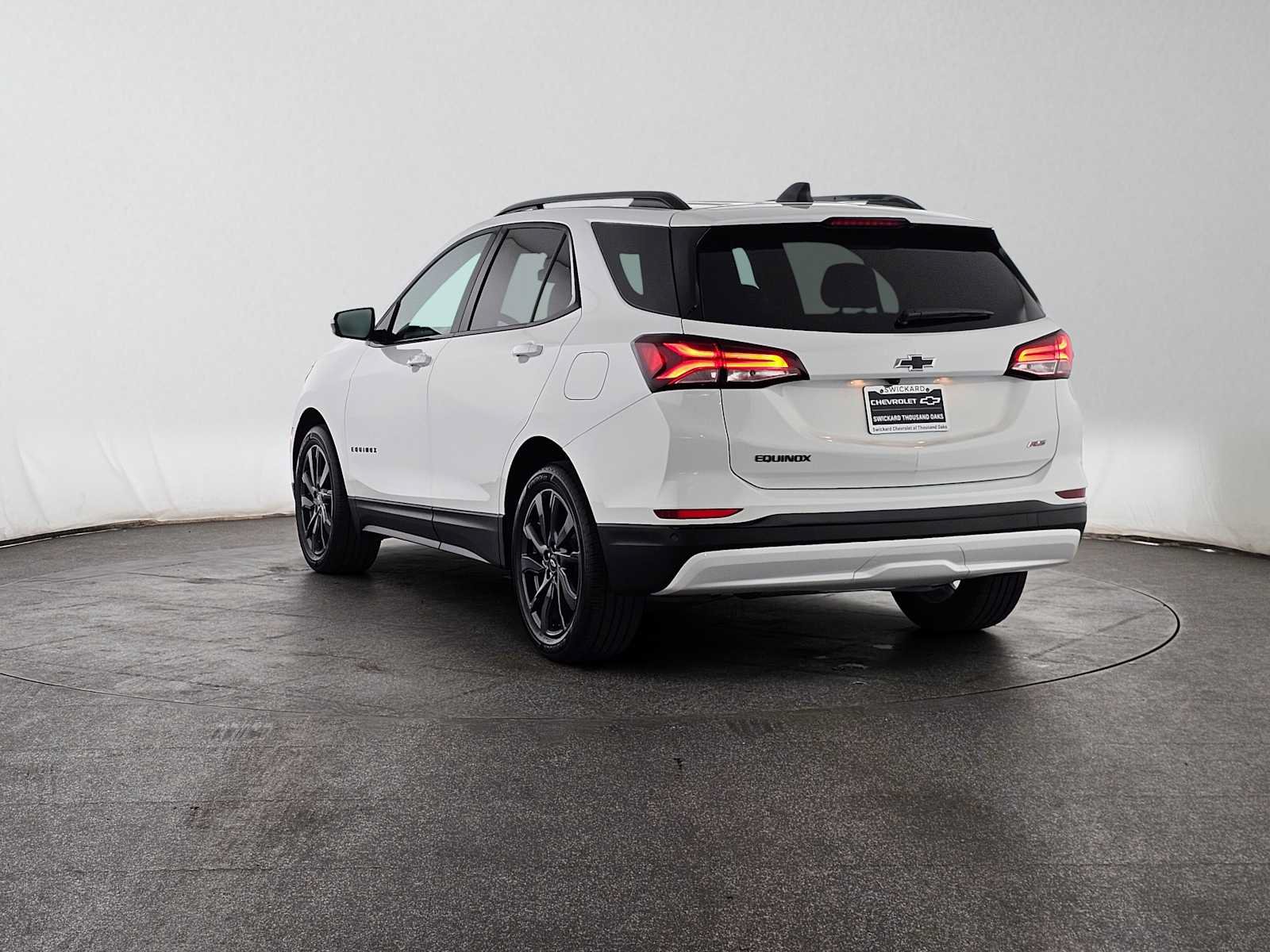 Used 2024 Chevrolet Equinox RS w/ RS Leather Package FWD image 5