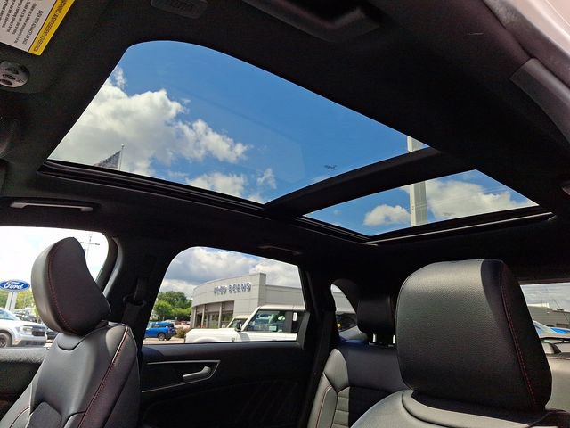 Certified 2024 Ford Edge ST-Line AWD/4WD image 16