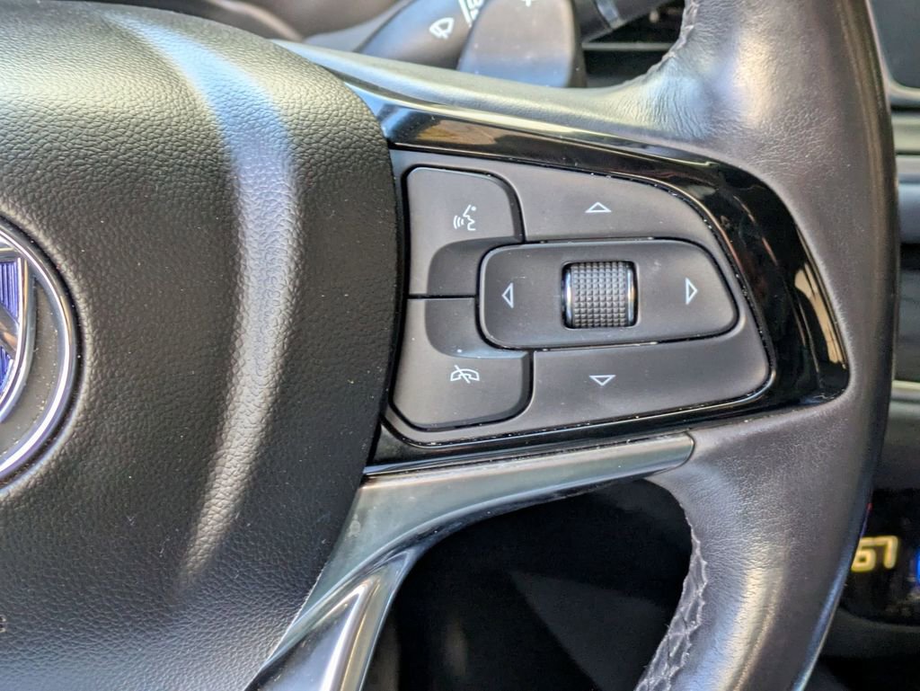 Used 2024 Buick Enclave Premium AWD/4WD image 21