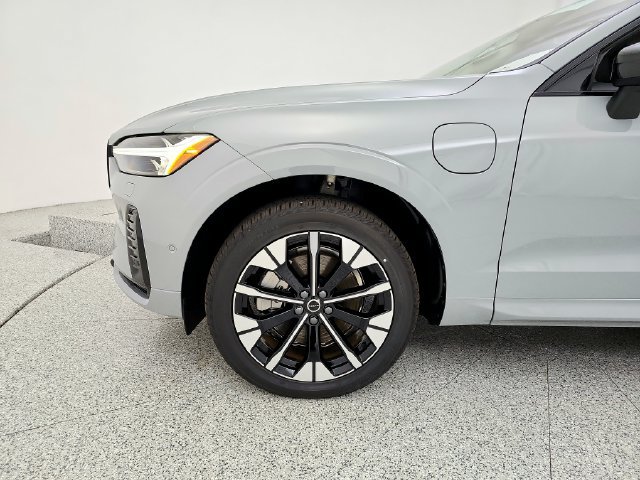 New 2026 Volvo XC60 T8 Plus w/ Protection Package Premier AWD/4WD image 29