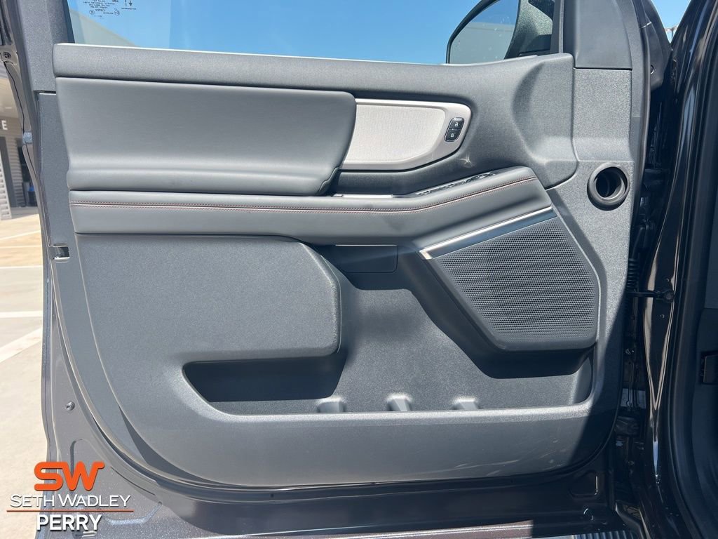 New 2025 Ford Expedition Active image 13