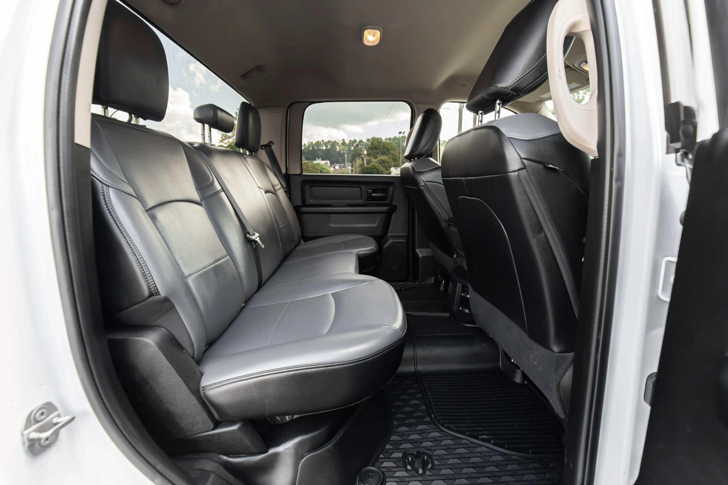 Used 2020 RAM 3500 Tradesman w/ Chrome Appearance Group image 29