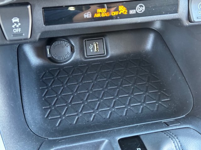 Certified 2025 Toyota RAV4 XLE AWD/4WD image 18