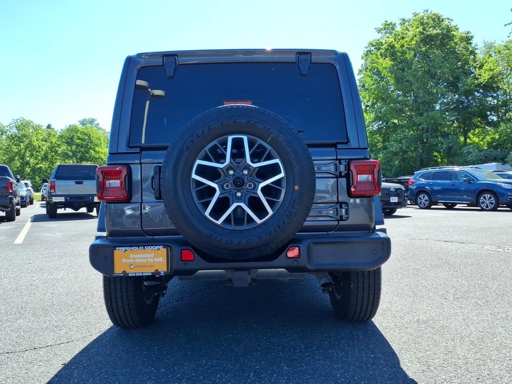 Used 2025 Jeep Wrangler Unlimited Sahara w/ Safety Group AWD/4WD image 18