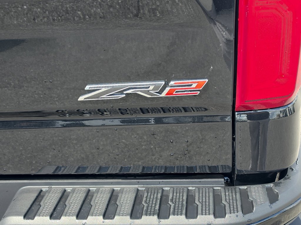 Used 2025 Chevrolet Silverado 1500 ZR2 AWD/4WD image 12