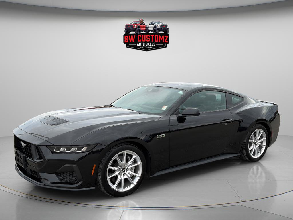 Used 2024 Ford Mustang GT Premium image 3
