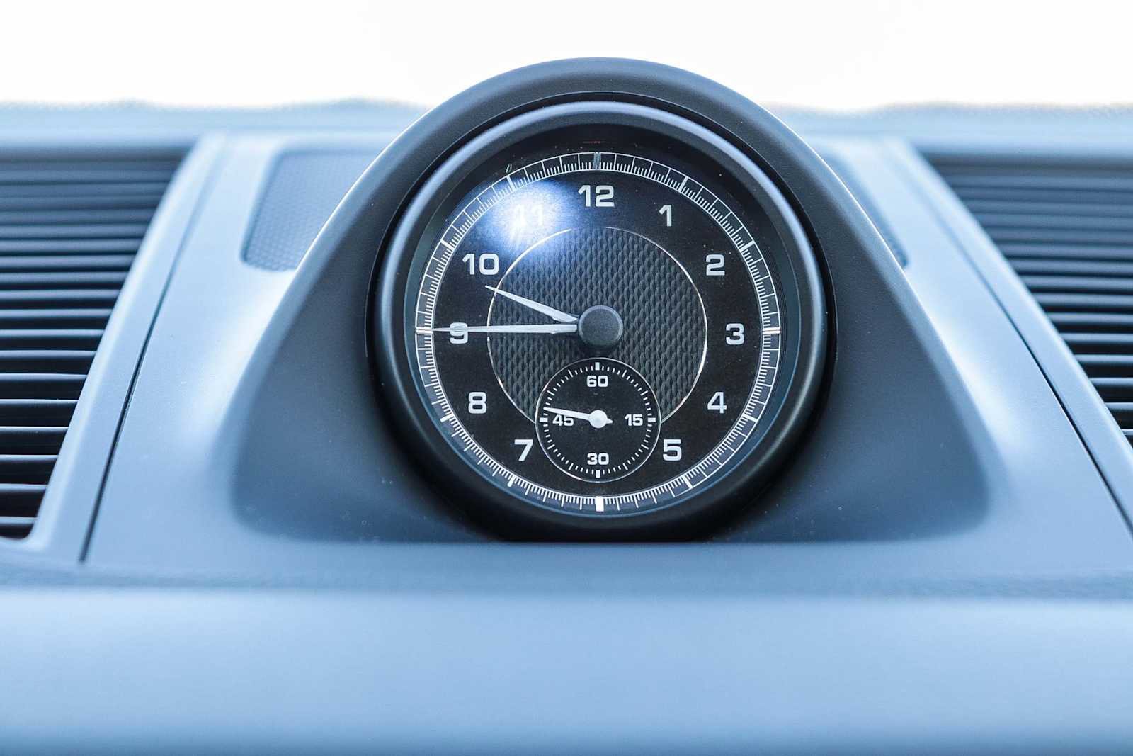 Used 2024 Porsche Macan image 38