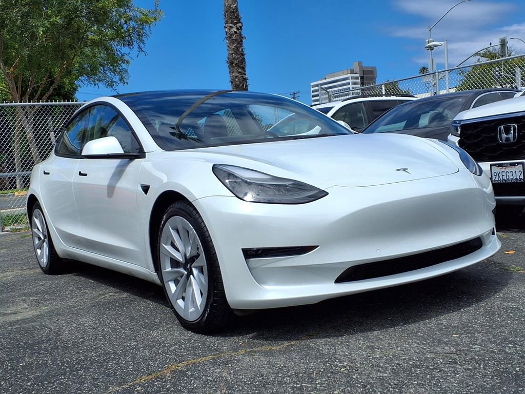 Used 2022 Tesla Model 3 Long Range AWD/4WD image 3