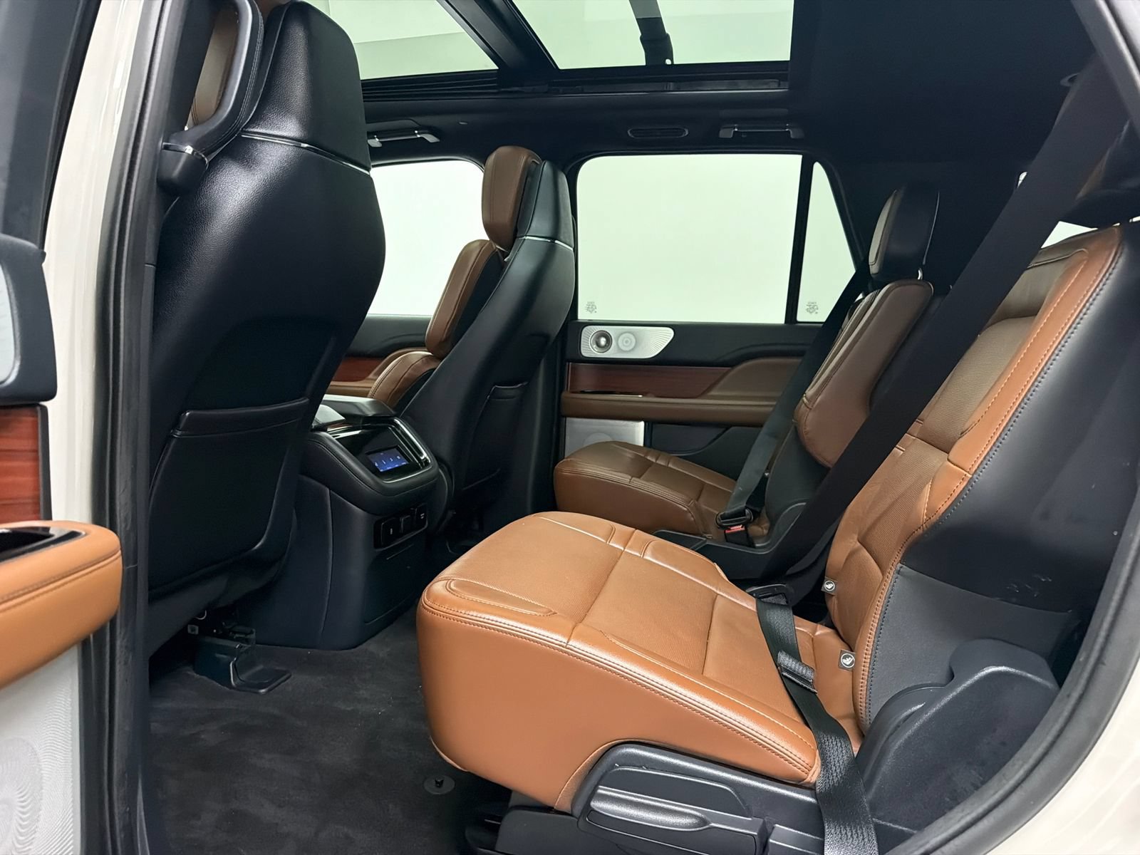 Certified 2023 Lincoln Navigator Reserve AWD/4WD image 24