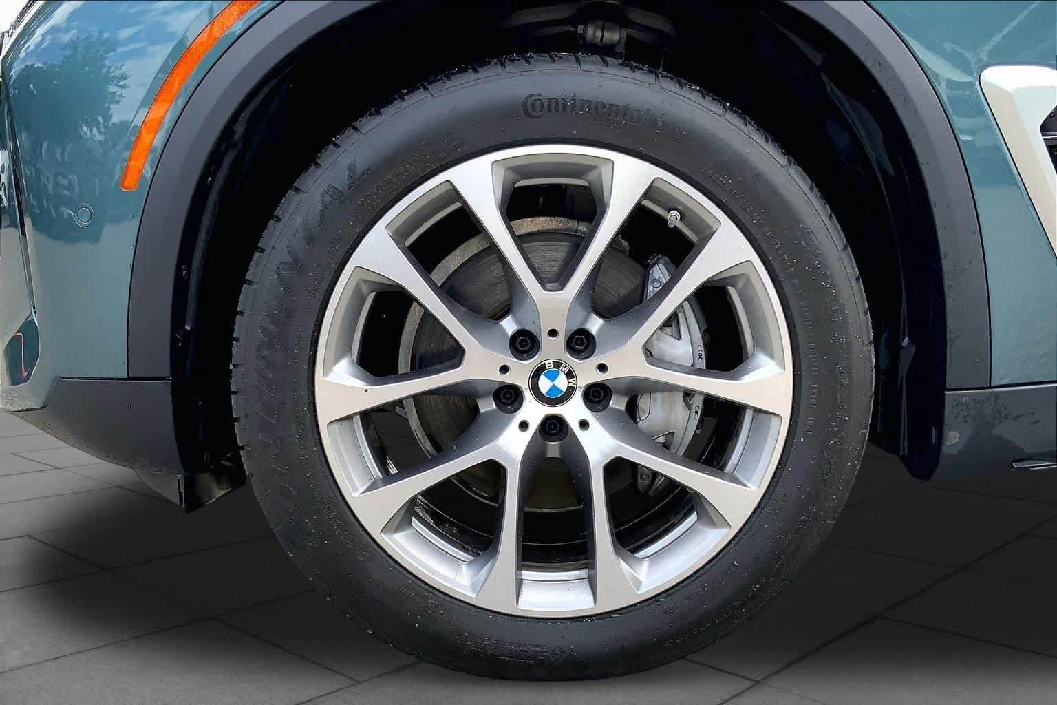 Used 2025 BMW X5 xDrive40i w/ Climate Comfort Package AWD/4WD image 11