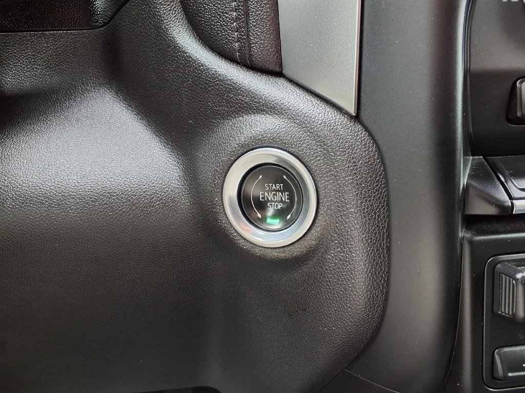 Used 2019 Chevrolet Silverado 1500 LTZ w/ LTZ Plus Package AWD/4WD image 9