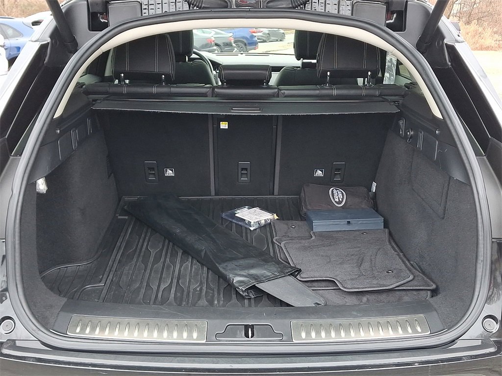 Used 2018 Land Rover Range Rover Velar S image 28