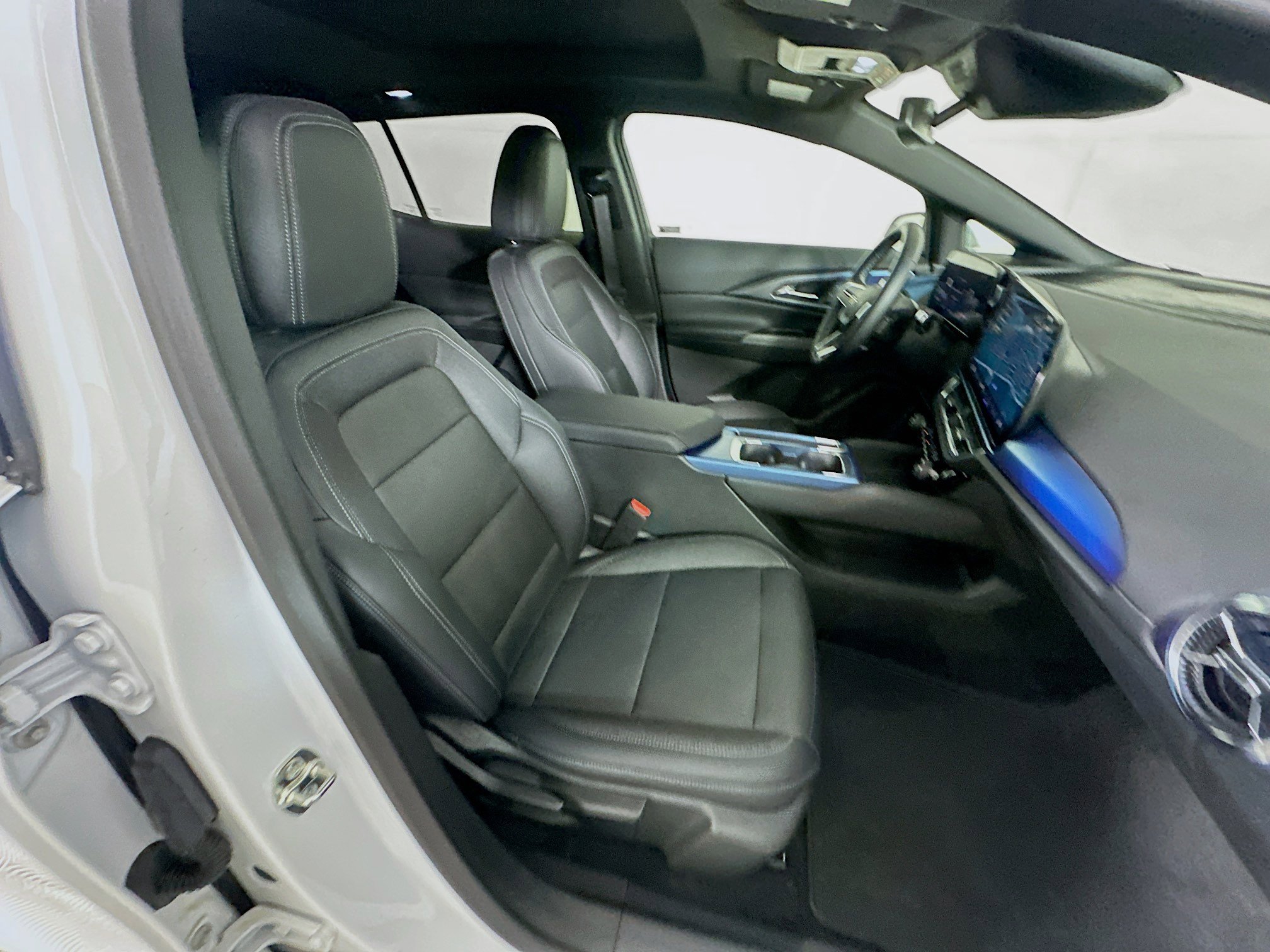 Used 2024 Chevrolet Equinox EV LT FWD image 31
