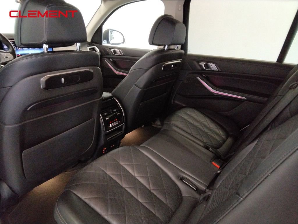 Used 2023 BMW X7 xDrive40i image 36