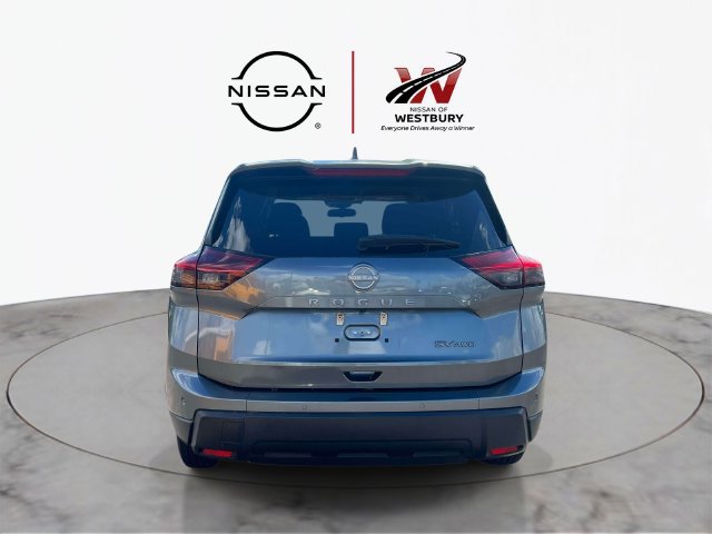 Used 2024 Nissan Rogue SV AWD/4WD image 2