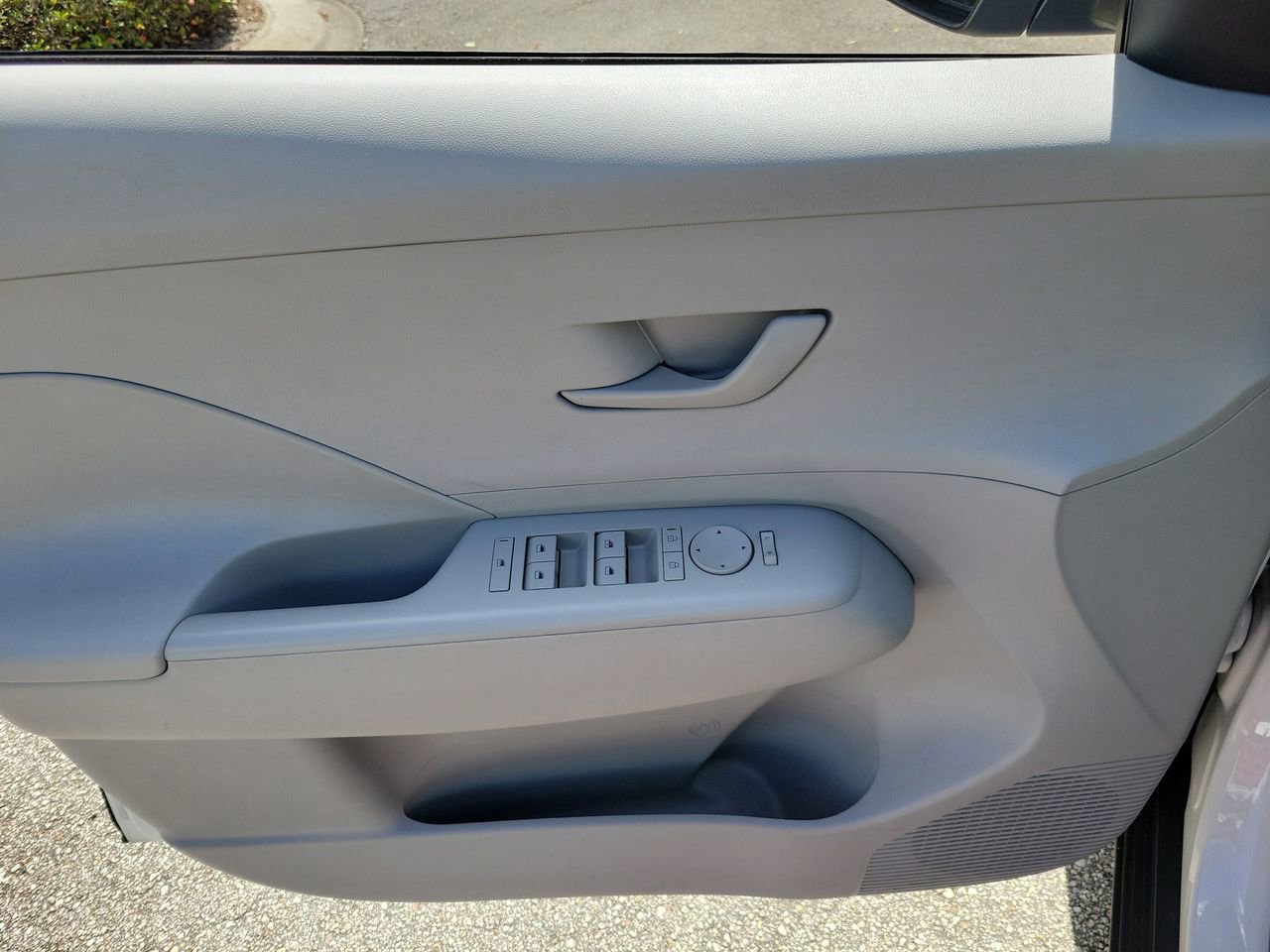 Used 2025 Hyundai Kona SEL FWD image 12