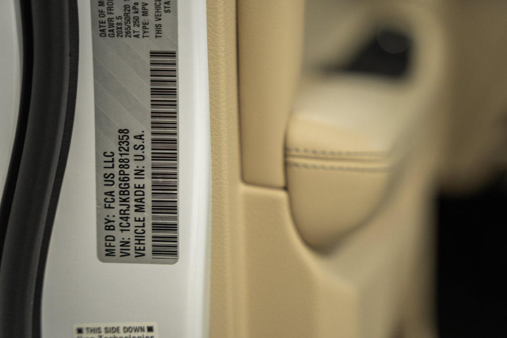 Certified 2023 Jeep Grand Cherokee L Limited w/ Luxury Tech Group II AWD/4WD image 46