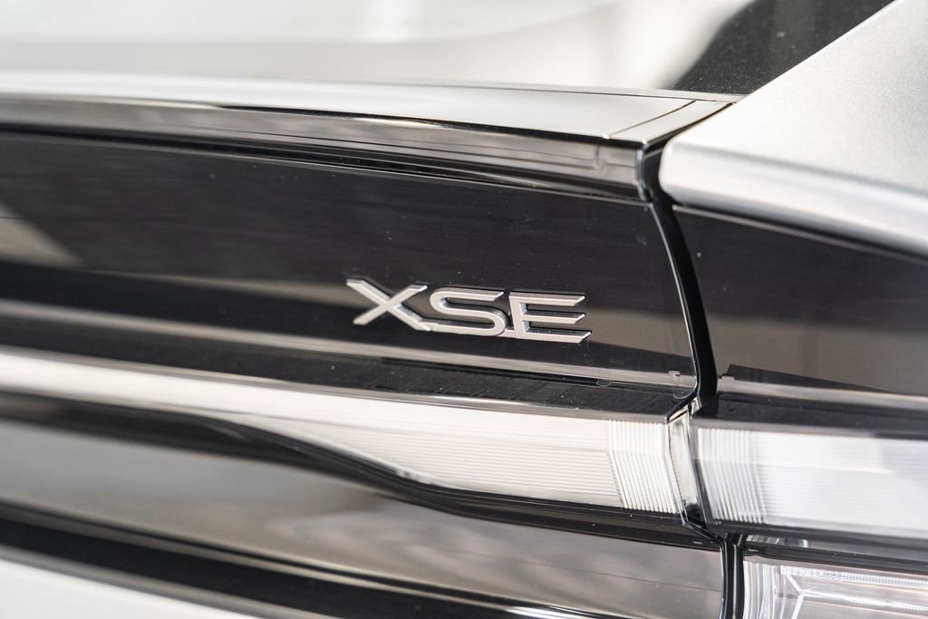 Used 2023 Toyota Prius Prime Premium image 7