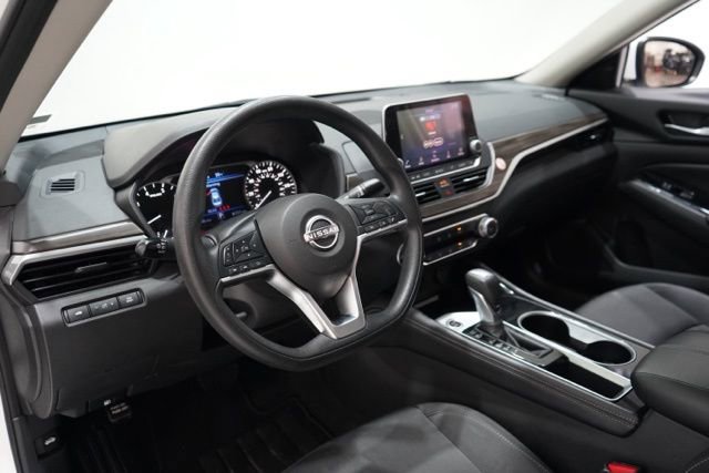Used 2023 Nissan Altima 2.5 SV image 17