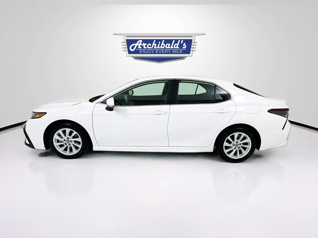Used 2024 Toyota Camry SE FWD image 4