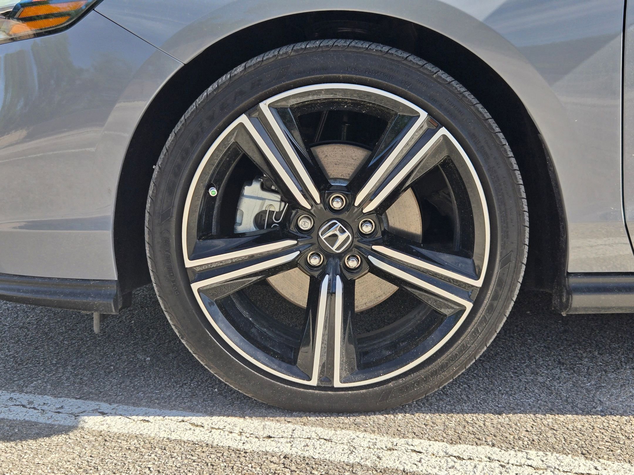 Used 2025 Honda Accord Sport image 31