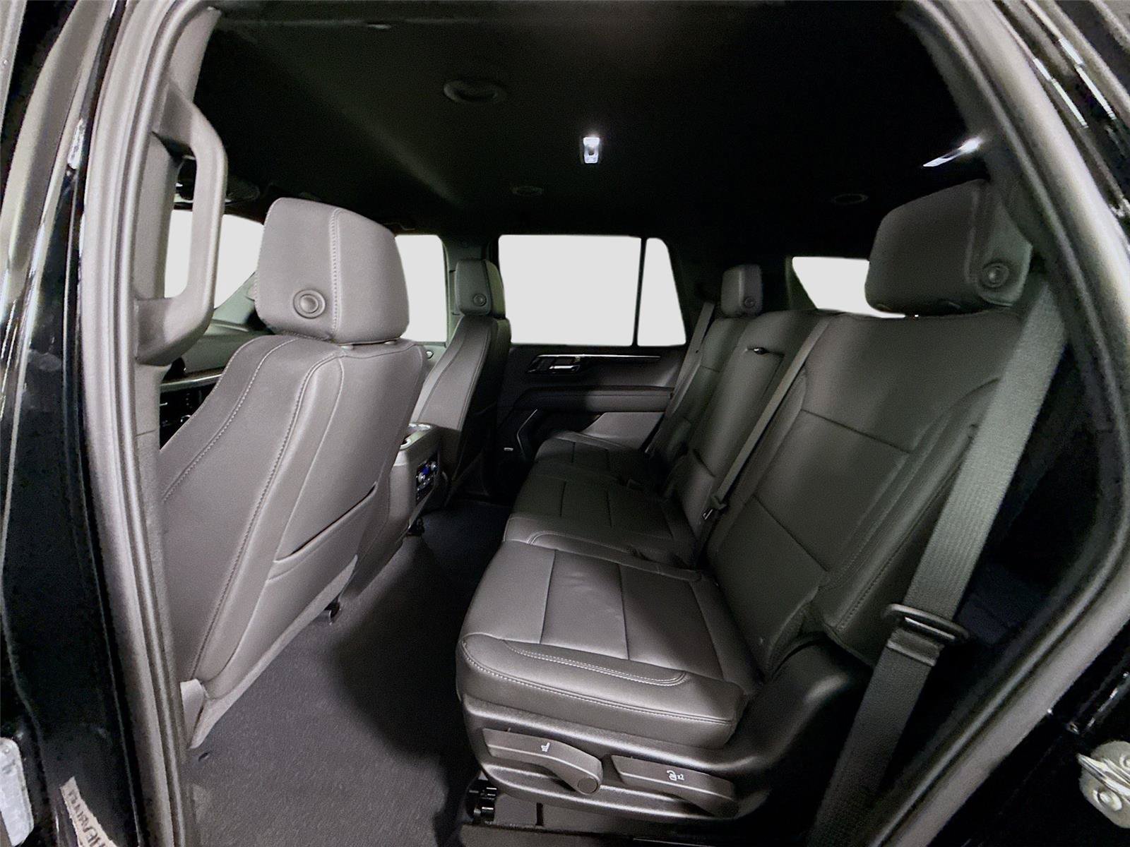 Used 2026 Chevrolet Tahoe LT w/ Comfort Package AWD/4WD image 18