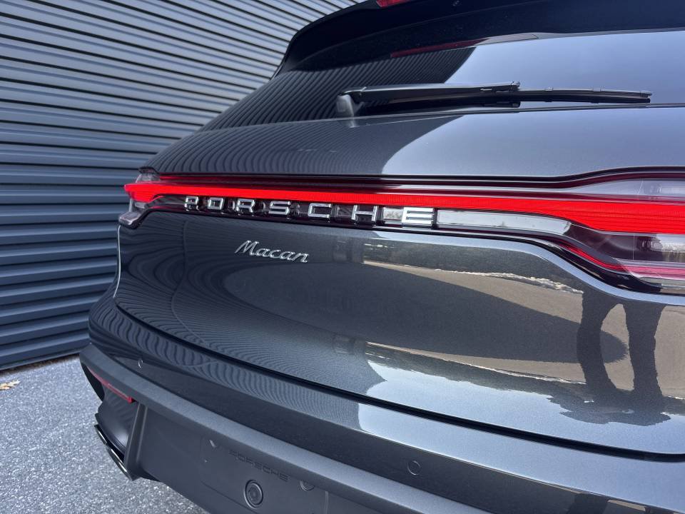 New 2026 Porsche Macan AWD/4WD image 25