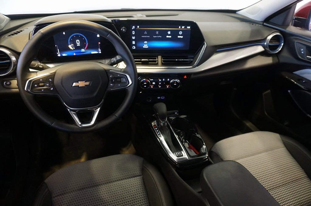 Certified 2025 Chevrolet Trax LT w/ LT Convenience Package image 13