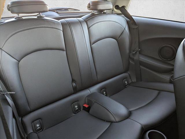 Used 2018 MINI Cooper 2-Door Hardtop image 18