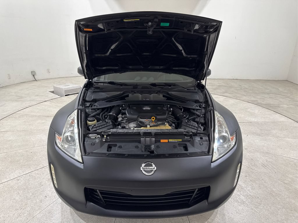 Used 2016 Nissan 370Z Coupe RWD image 18