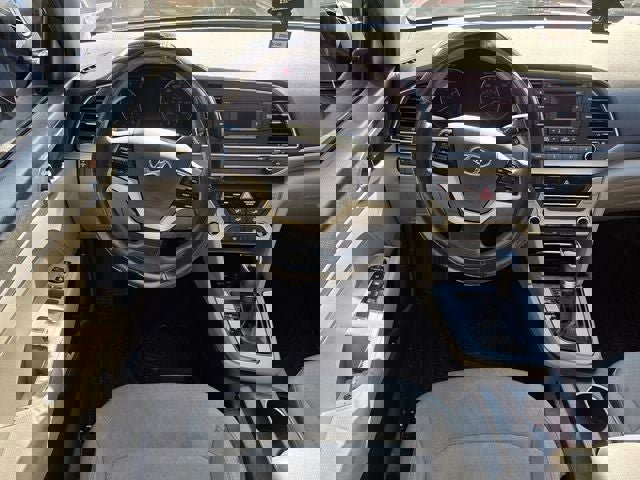 Used 2017 Hyundai Elantra SE image 20