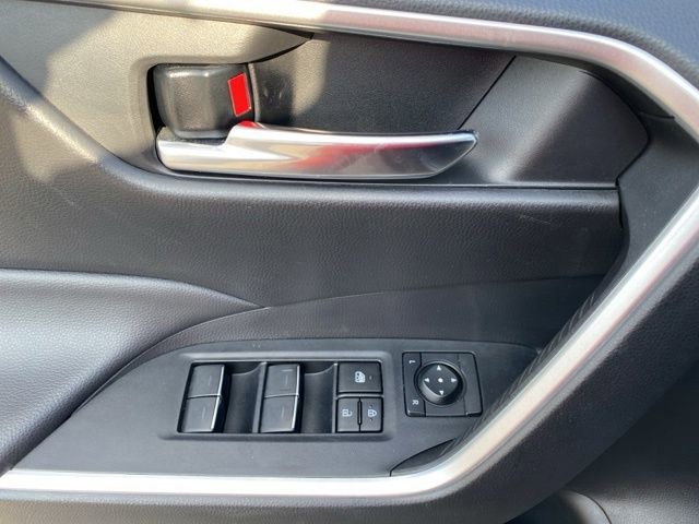 Used 2023 Toyota RAV4 XLE w/ Convenience Package FWD image 17