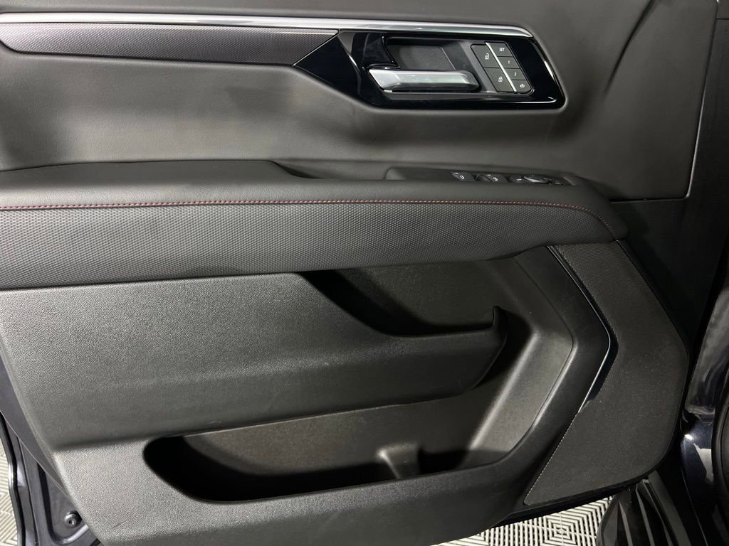 Used 2025 Chevrolet Tahoe RST image 25