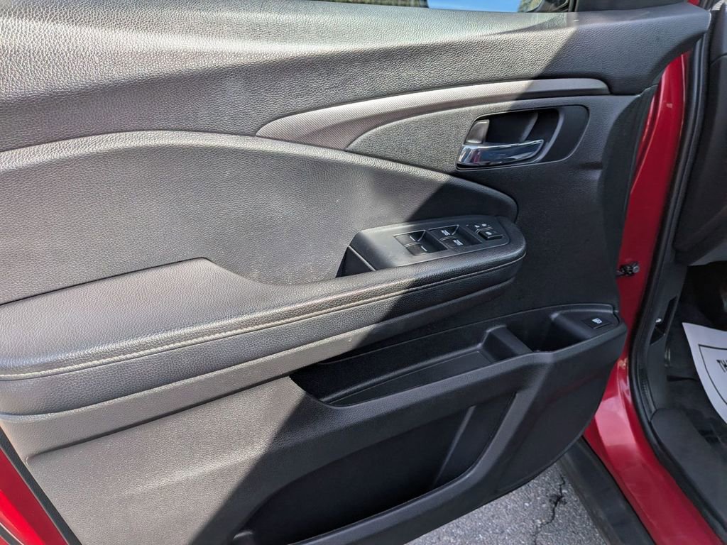 Used 2023 Honda Ridgeline Sport image 14