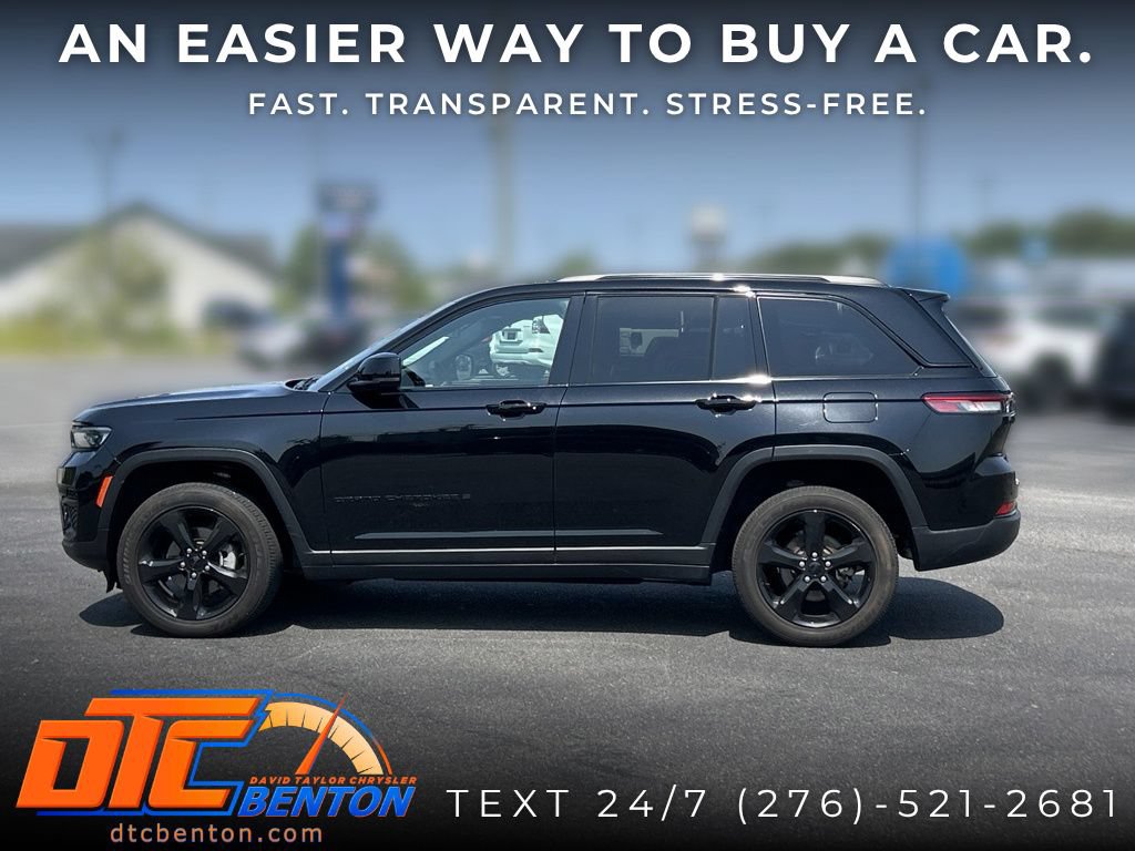 Used 2025 Jeep Grand Cherokee Altitude AWD/4WD image 6