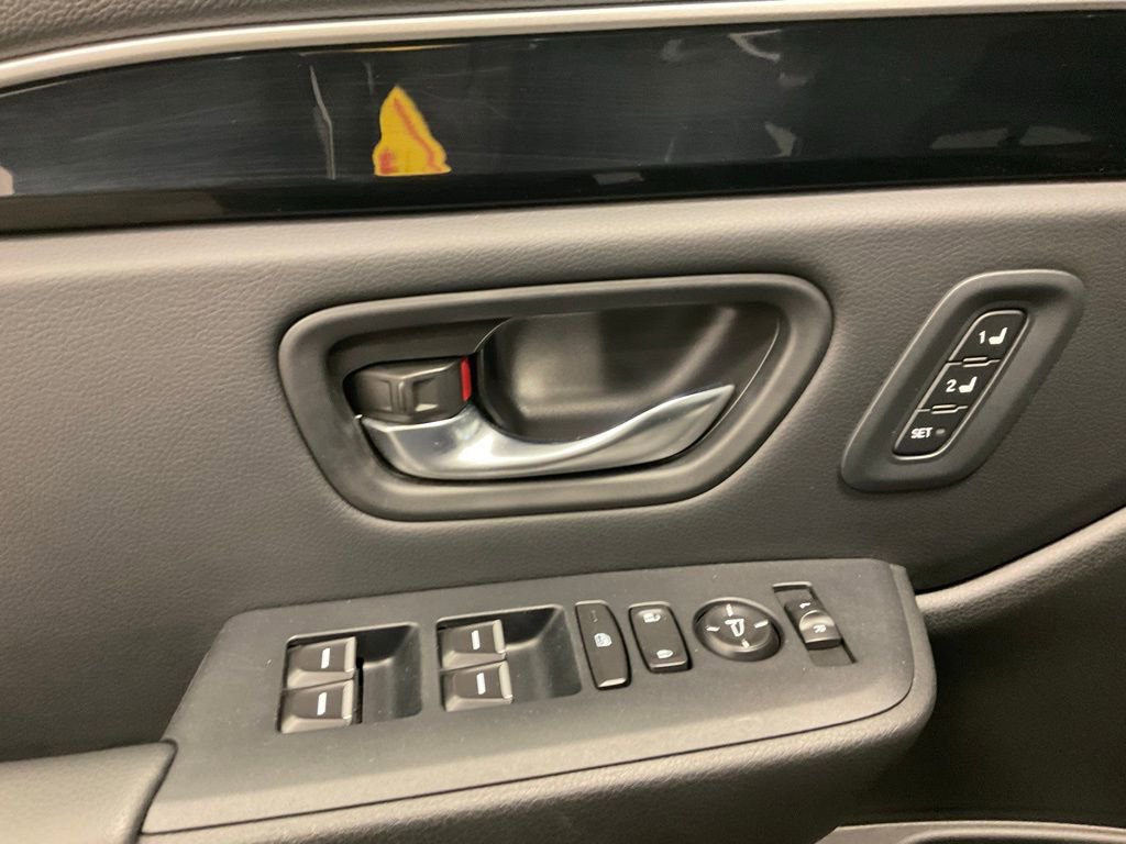 Used 2023 Honda Pilot Touring image 14