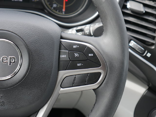 Used 2021 Jeep Cherokee Latitude Lux AWD/4WD image 17