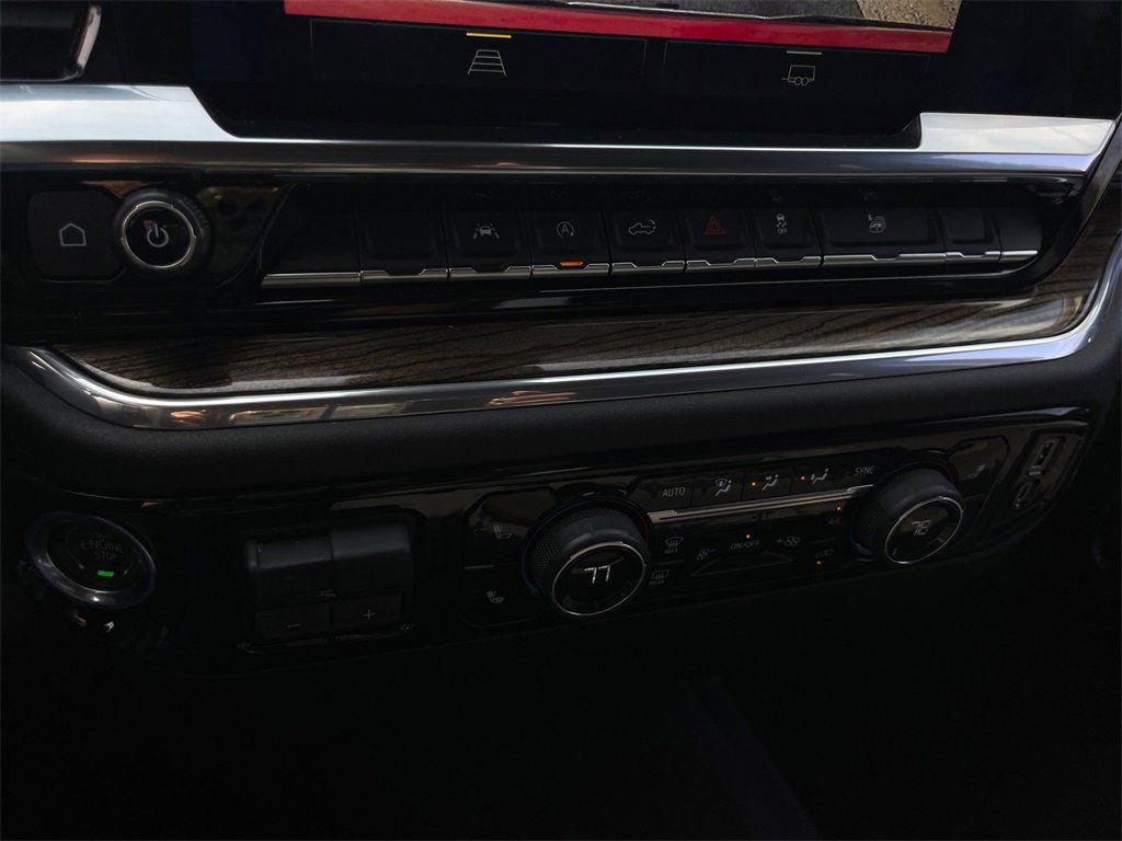 Used 2025 Chevrolet Silverado 1500 LT image 17