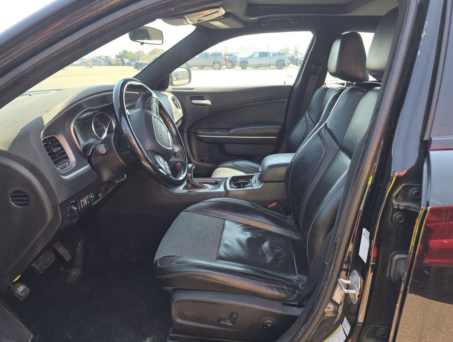 Used 2020 Dodge Charger SXT w/ Leather Interior Group RWD image 6