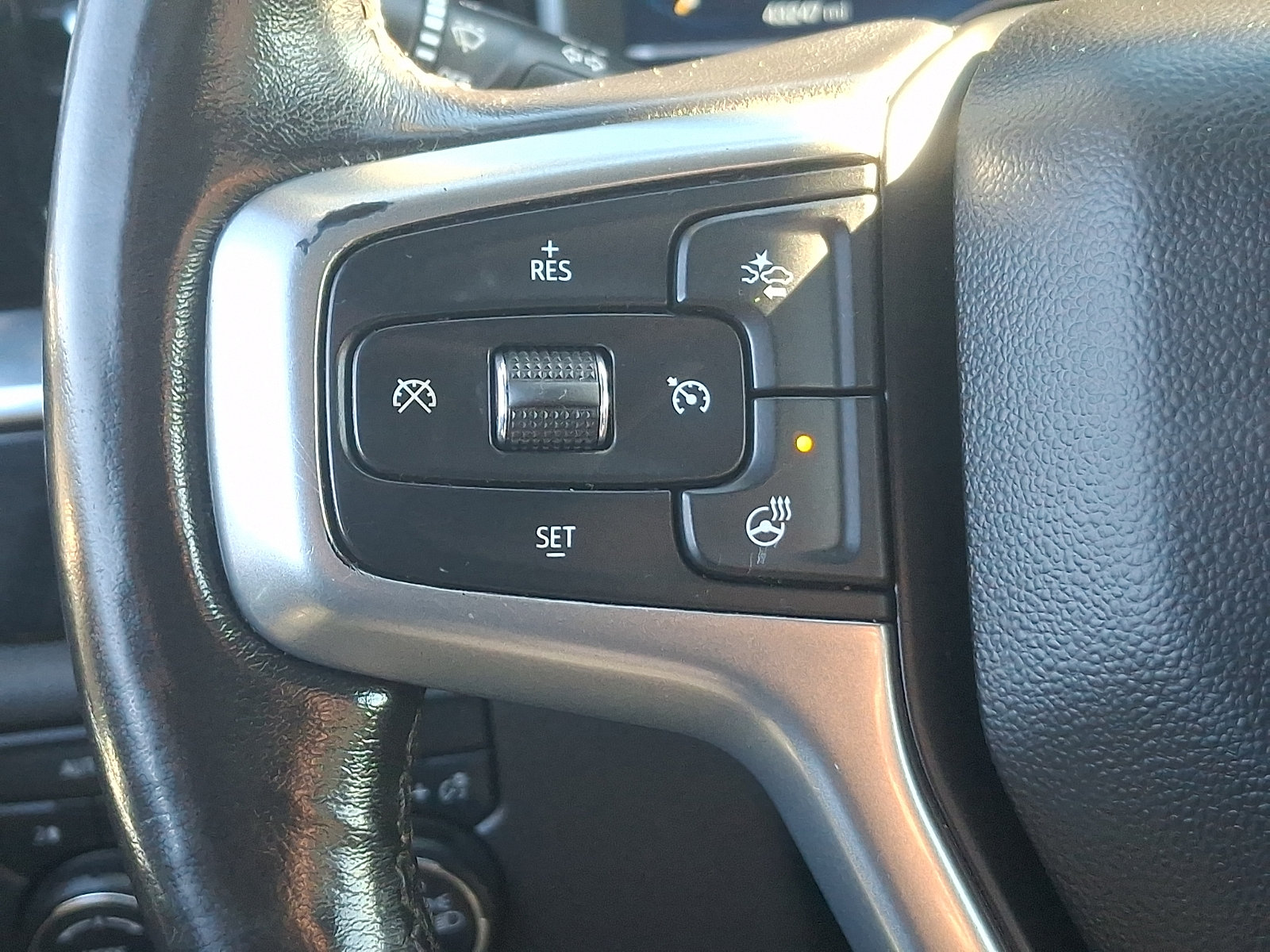 Used 2022 Chevrolet Silverado 1500 LT AWD/4WD image 22