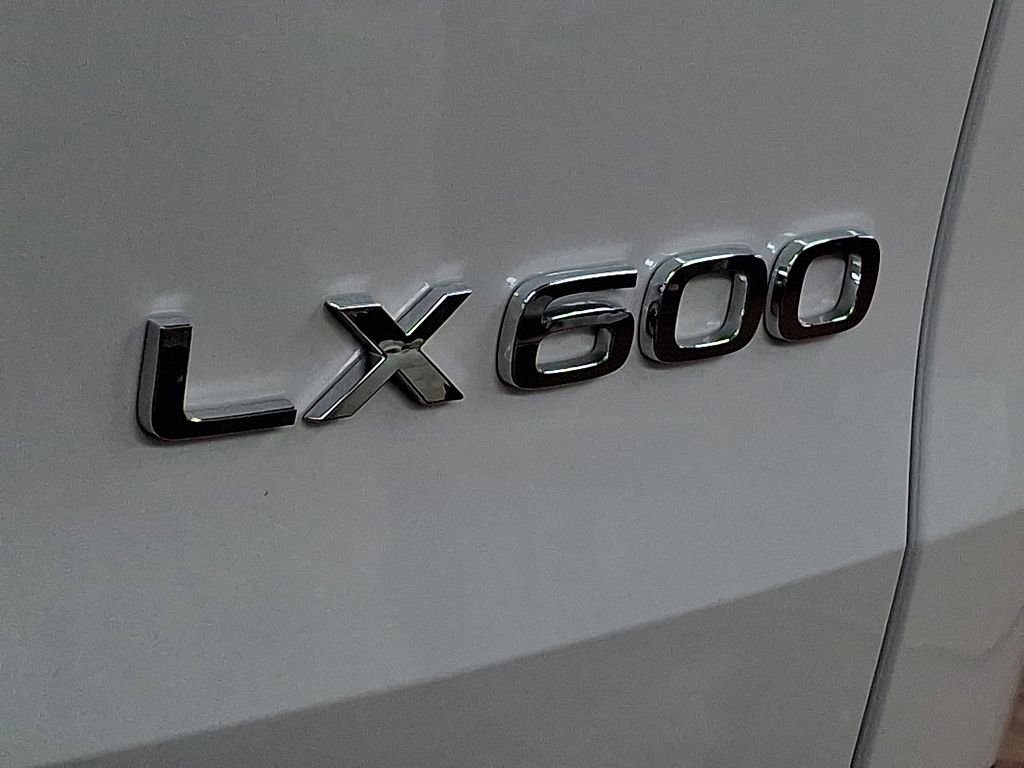 Used 2024 Lexus LX 600 4WD w/ Appearance Package image 29