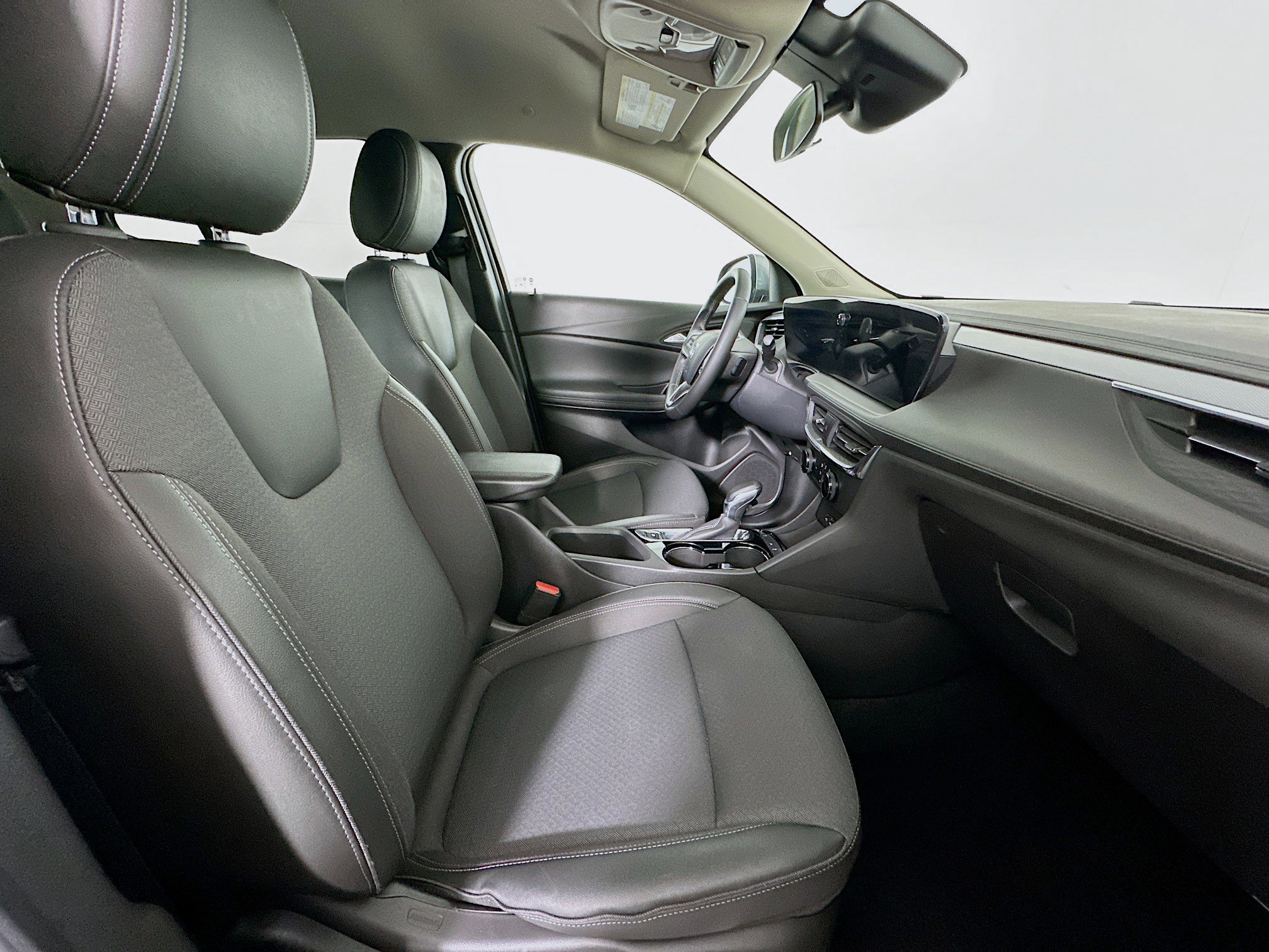 Used 2025 Buick Encore GX Preferred image 29