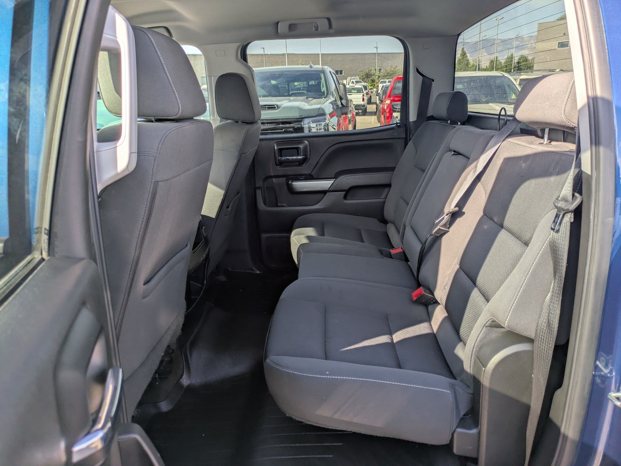 Used 2018 Chevrolet Silverado 1500 LT w/ LT Fleet Convenience Package AWD/4WD image 25