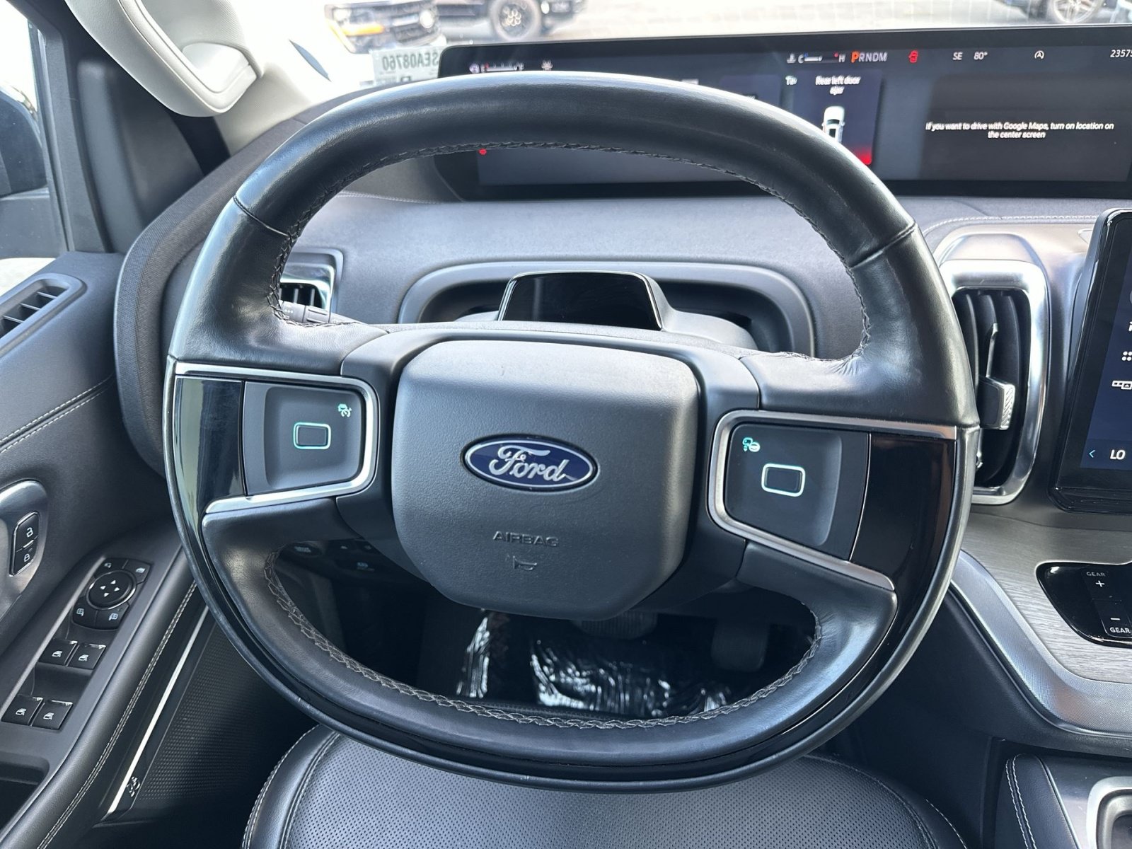 Certified 2025 Ford Expedition Platinum AWD/4WD image 17