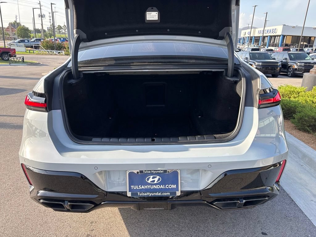Used 2023 BMW 760i xDrive w/ Executive Package AWD/4WD image 18