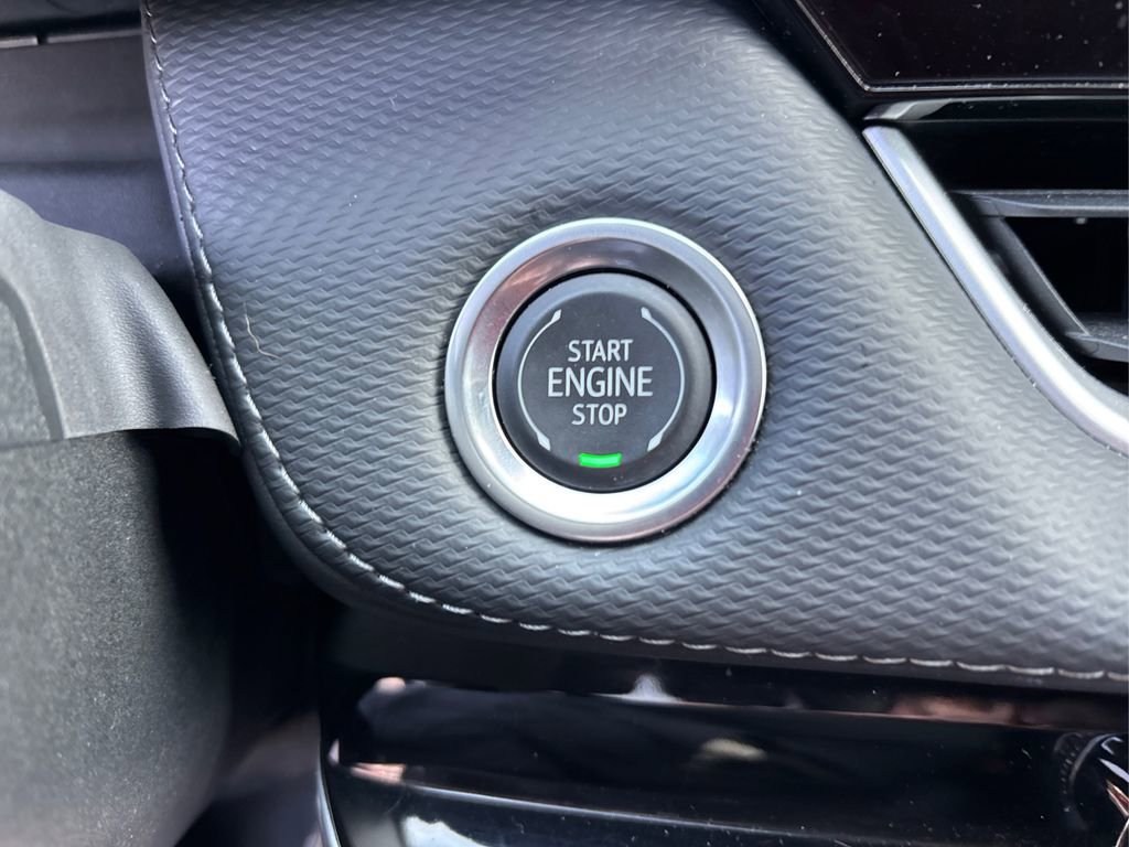 Used 2025 Chevrolet Equinox LT w/ Convenience Package II image 31